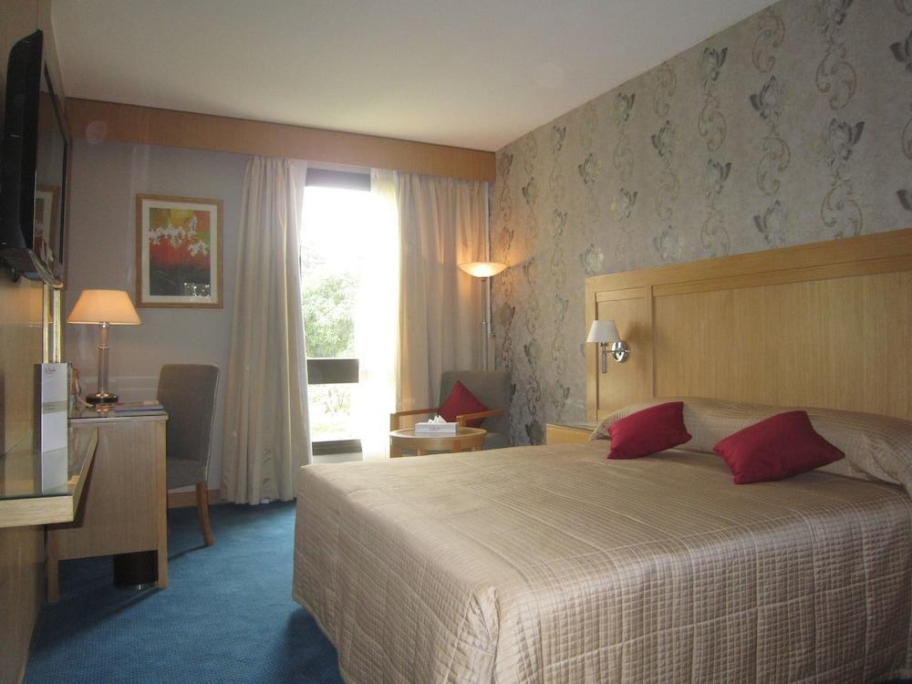 Le Passage & Casino Hotel